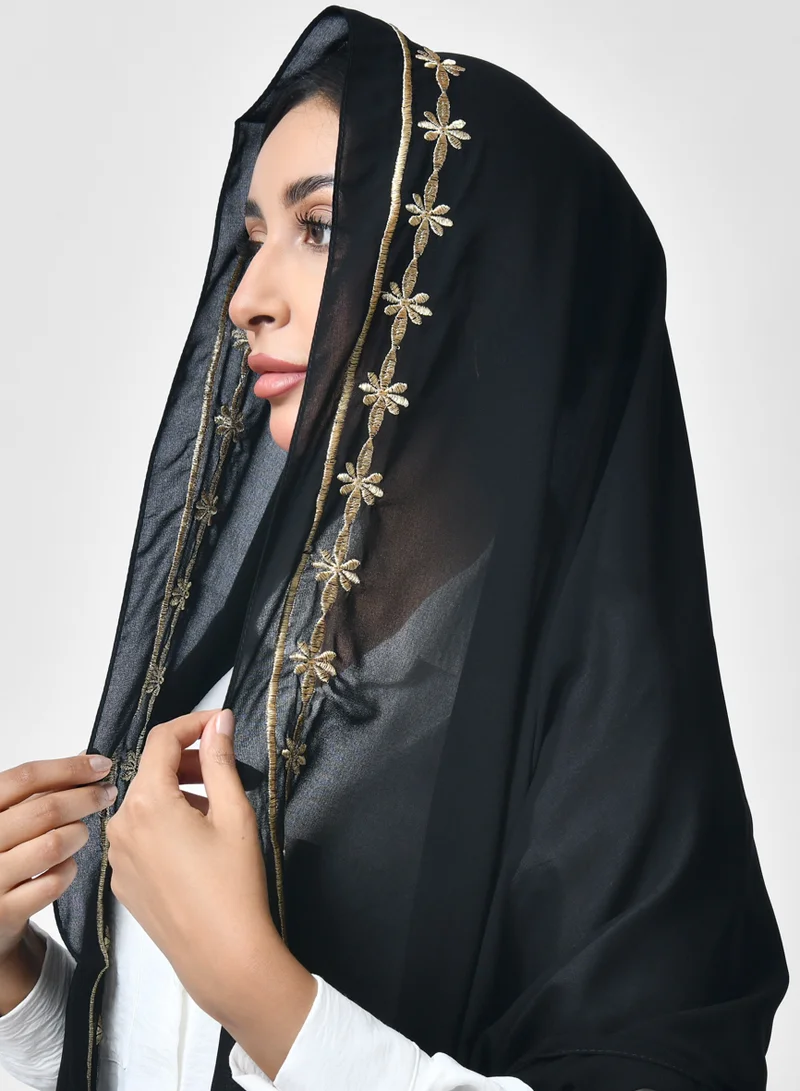 عبايات حوراء طرحة سوداء بتطريز ذهبي زاهي
