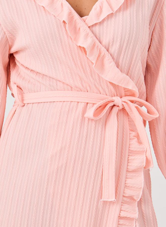 ستايلي روب بحزام بتفاصيل مكشكشة وملمس مميز - Image 4