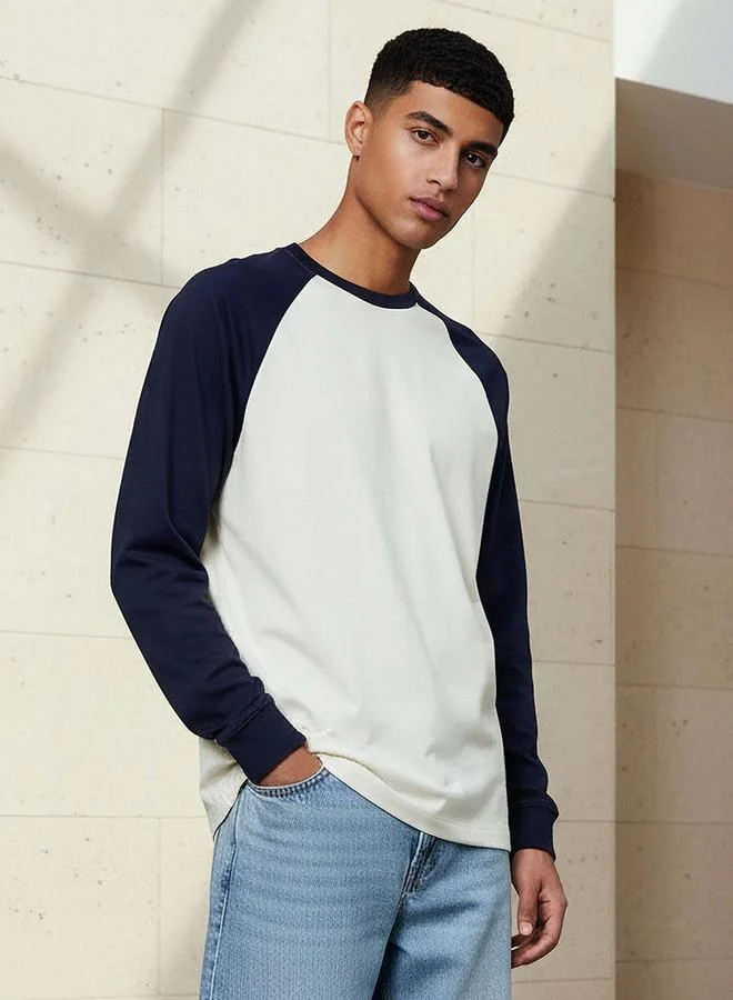 لي كوبر Lee Cooper Men Regular Fit Crew Neck Raglan Sleeves T-shirt