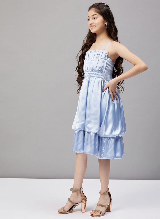 ستايلو بج فستان ساتان بطبقات - Image 3