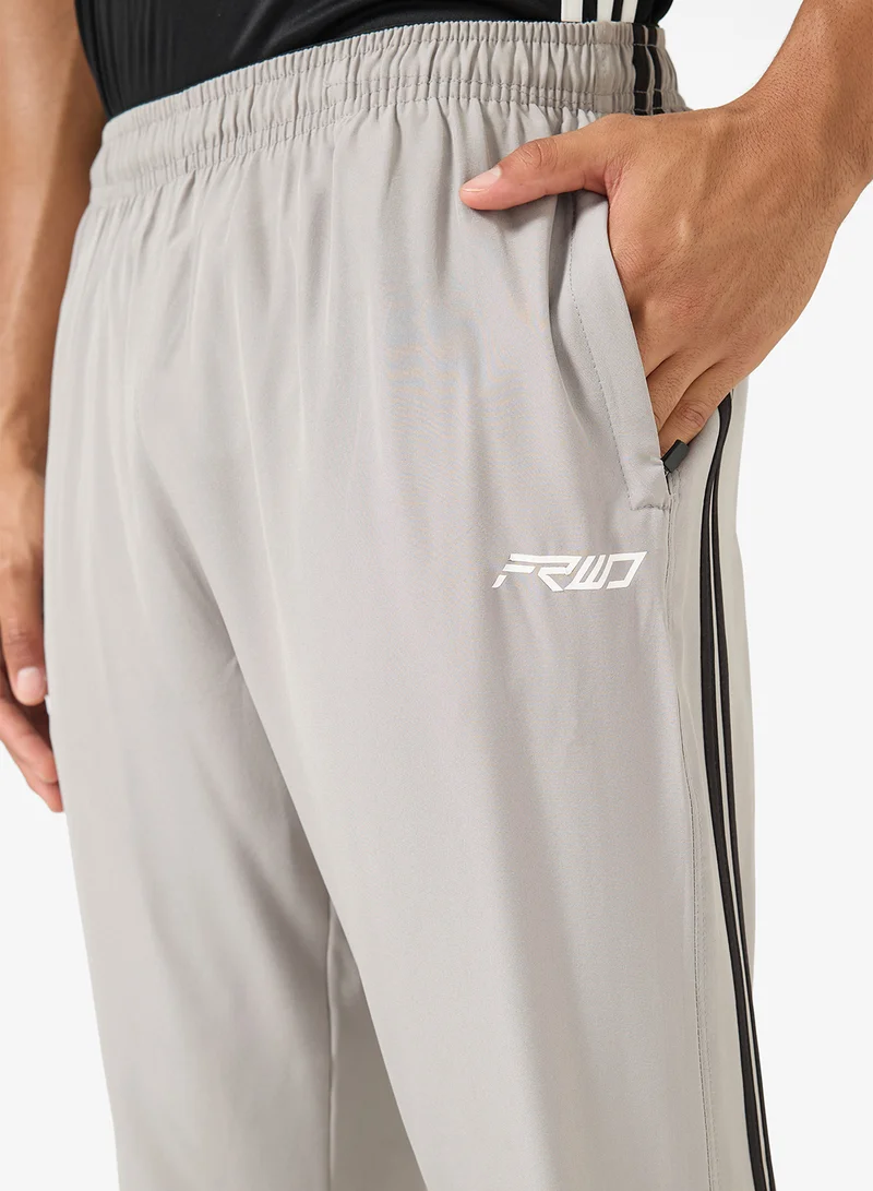 فورورد بنطلون رياضي بخطوط جانبية