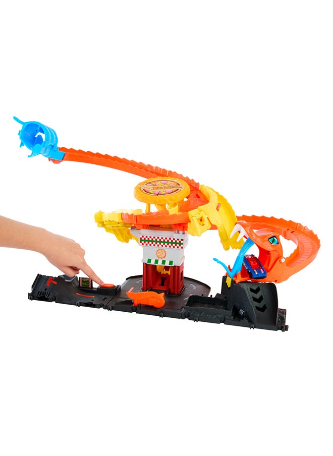Hot Wheels City Toy Car Track Set, Pizza Slam Cobra Attack, Snake Tail Spiral Track With Randomizer, 1 Vehicle In 1:64 Scale  - Image 4