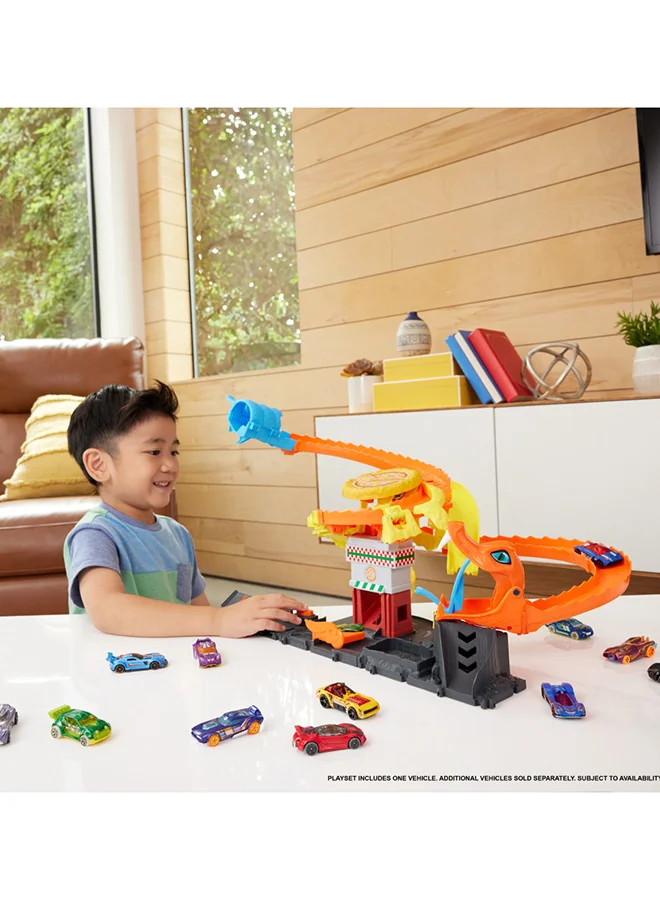 Hot Wheels City Toy Car Track Set, Pizza Slam Cobra Attack, Snake Tail Spiral Track With Randomizer, 1 Vehicle In 1:64 Scale