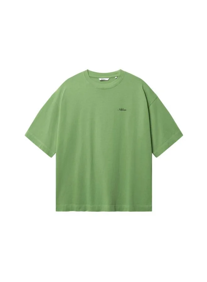 نكبن تيشيرت بوكسي بنباتات منزلية