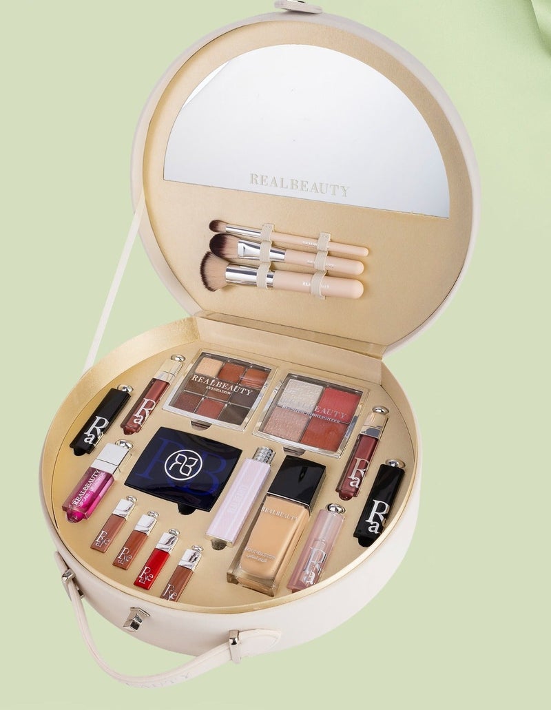 REALBEAUTY Real Beauty Maneuver Makeup Kit - Image 4
