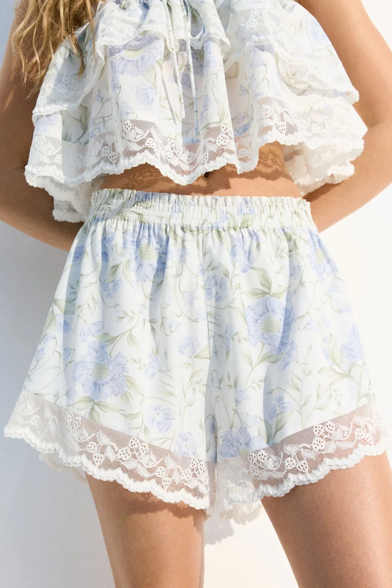 H&M Lace-trimmed Ultra High Pull-on shorts