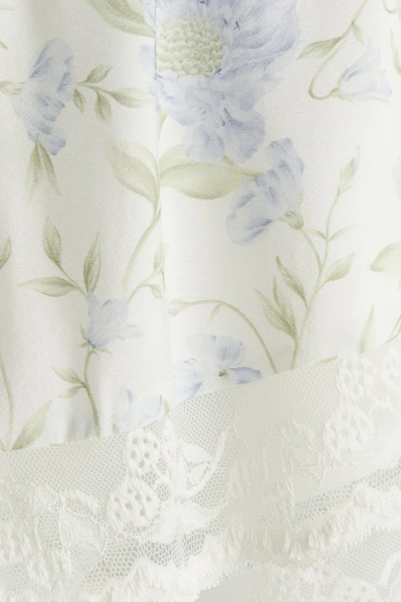 H&M Lace-trimmed Ultra High Pull-on shorts