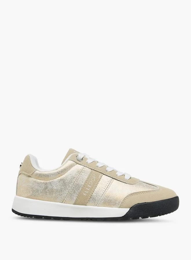 ايل حذاء رياضي نسائي برباط وتفاصيل دانتيل