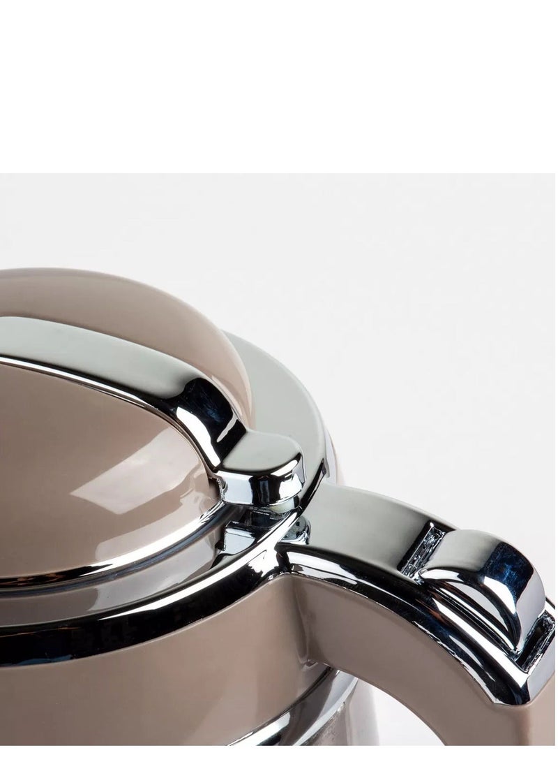 VOYAGER Thermal Coffee and Tea Flask in Silver with Beige Touch – Double-Wall Stainless Steel Insulated Design in Multiple Capacities (1L / 1.3L / 1.6L / 1.9L) – Perfect for Hospitality and Everyday Use - Image 4