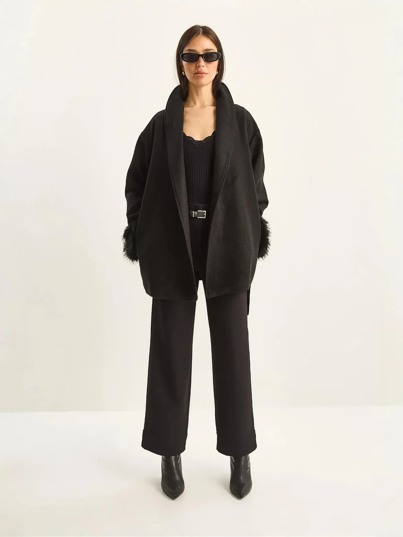 بيانكو لوتشي جاكيت منفوش كبير من لوتشي بتفاصيل أكمام من الفرو الصناعي