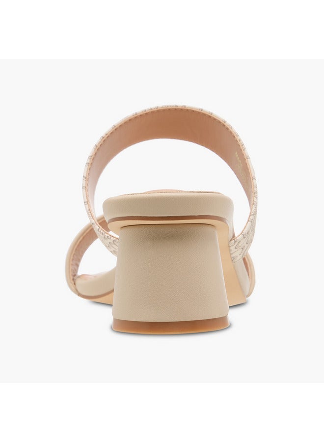 سيليست صنادل نسائية سهلة الارتداء بطبعة شعار الماركة وكعب بلوك - Image 5