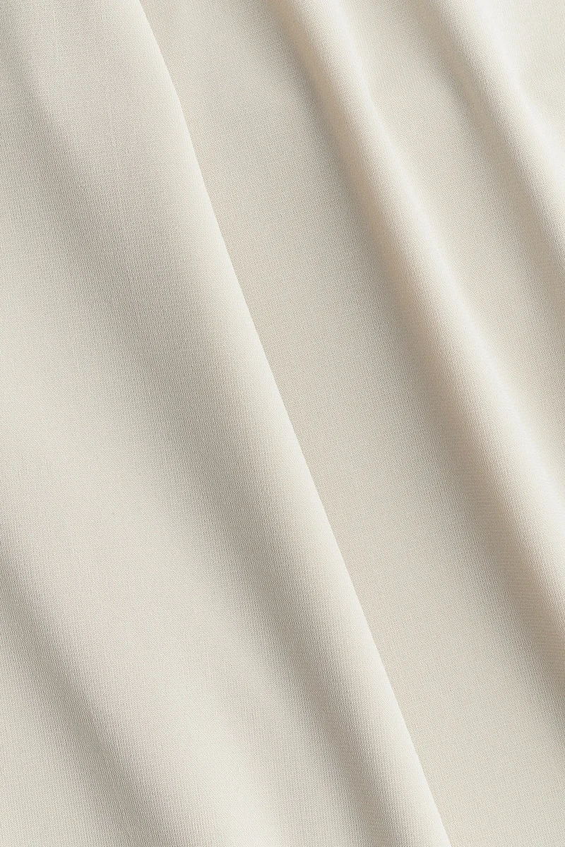 اتش اند ام بلوزة بكتف واحد