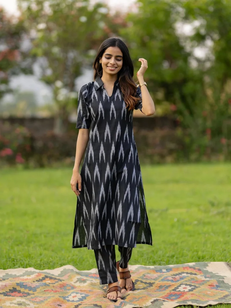 GoSriKi Women's Rayon Viscose Straight Ikkat Printed Kurta with Pant (DEMETER BLACK-VKS01-GS_L_Black_Large)