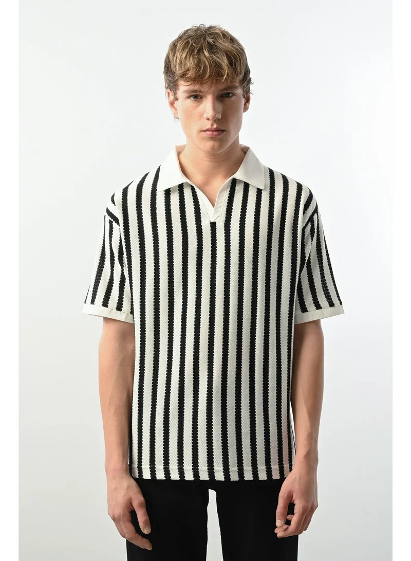 Short Sleeves Striped Polo Shirt for Men - White and Black