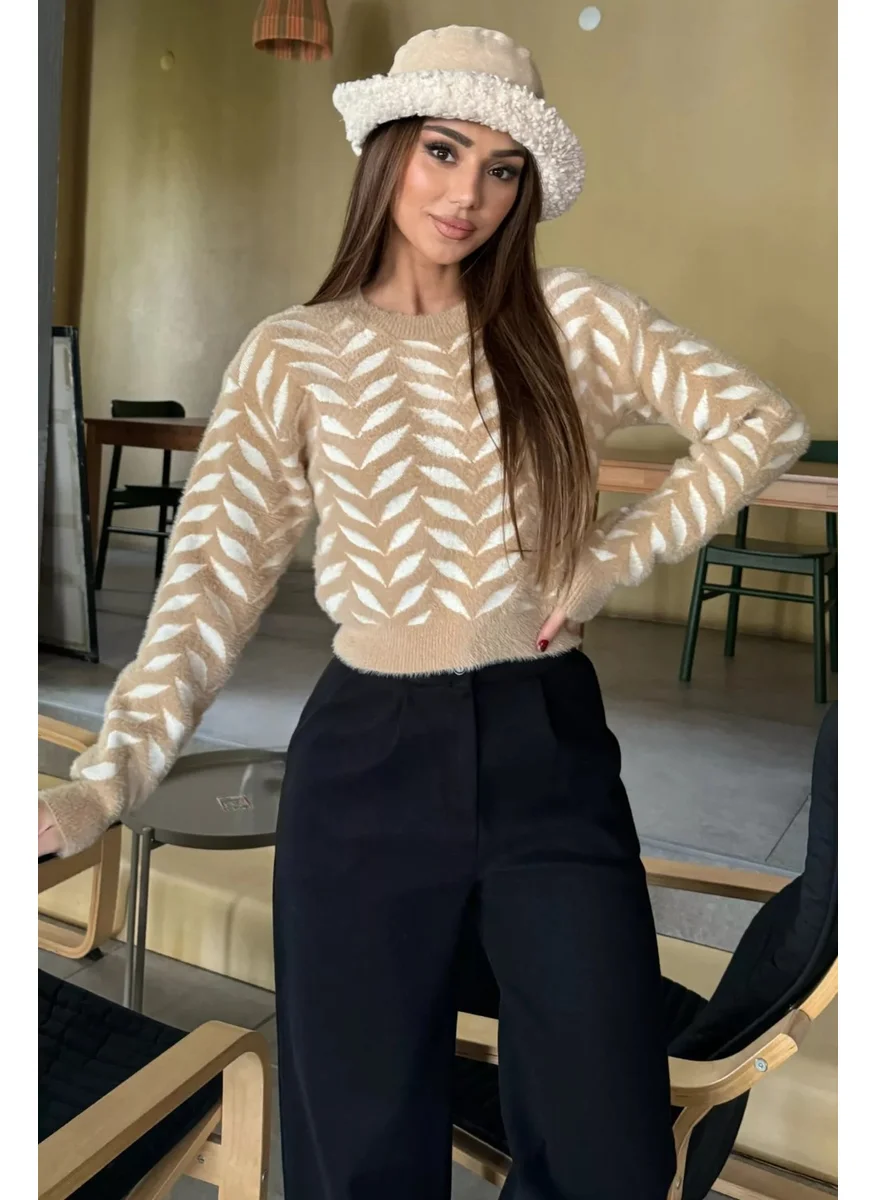 Gülseli Gulseli Crew Neck Patterned Soft Yarn Croptop Women's Knitwear Sweater