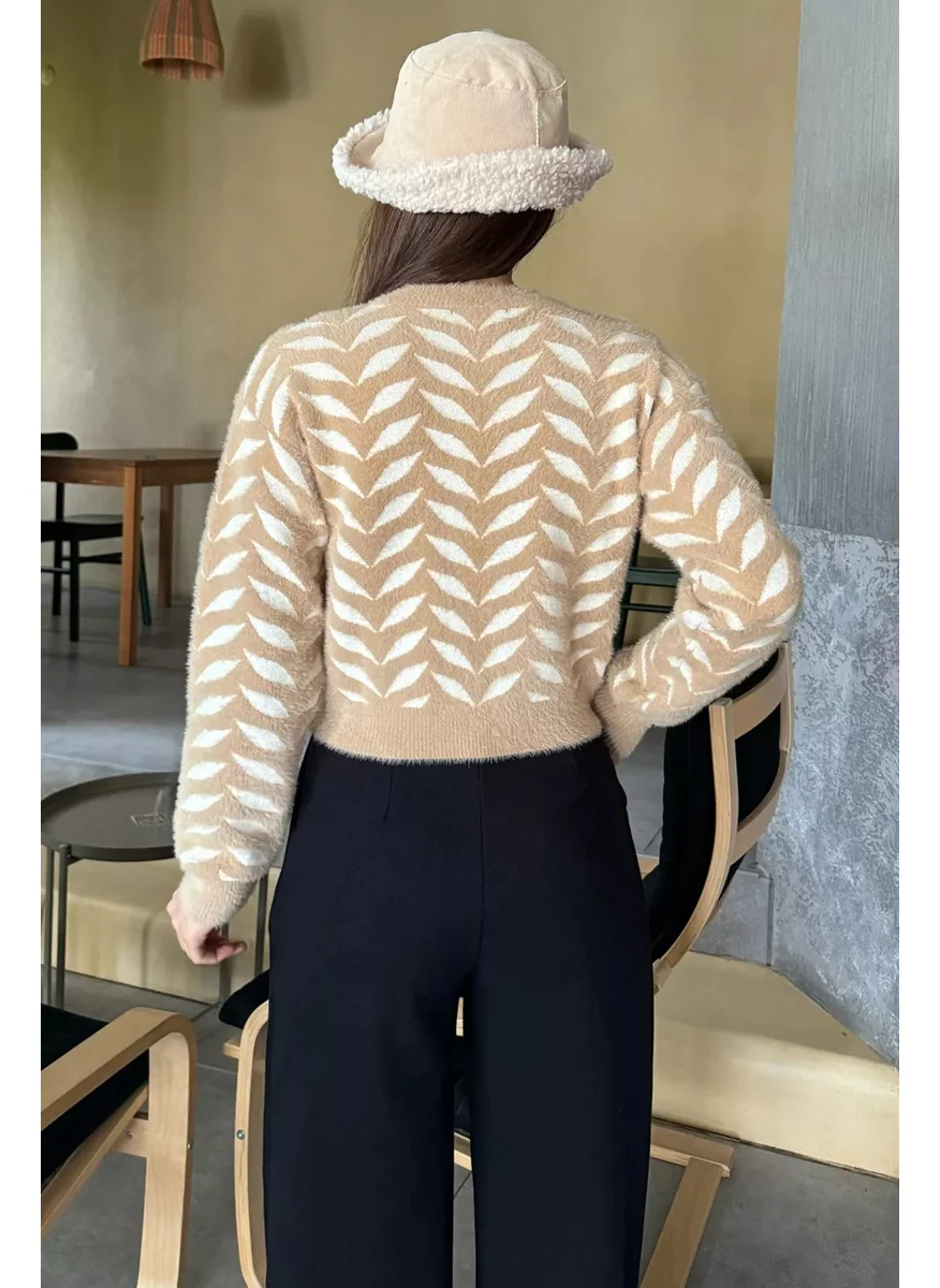 Gülseli Gulseli Crew Neck Patterned Soft Yarn Croptop Women's Knitwear Sweater