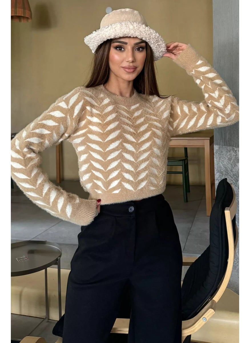 Gülseli Gulseli Crew Neck Patterned Soft Yarn Croptop Women's Knitwear Sweater  - Image 3