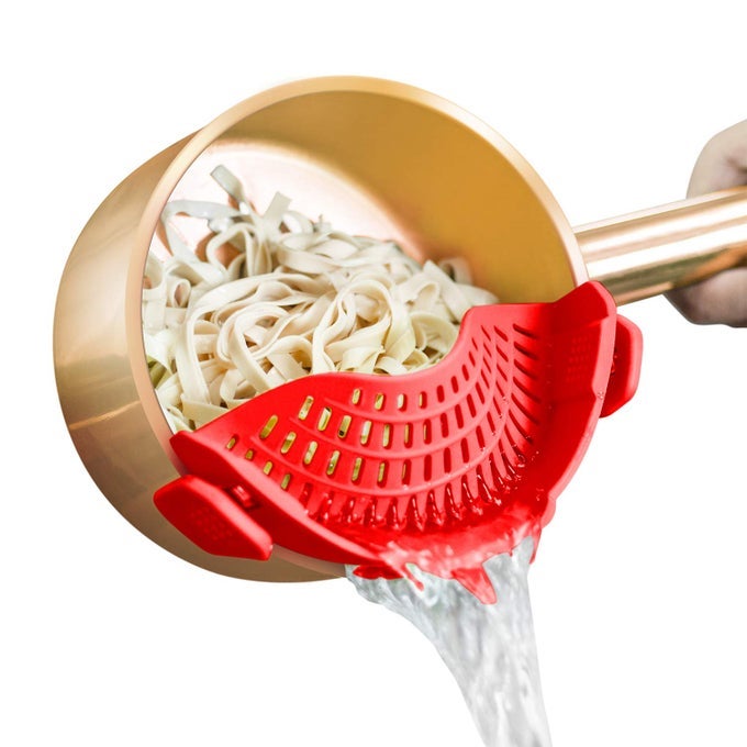 CLIP ON STRAINER SILICONE FOR ALL POTS AND PANS PASTA STRAINER CLIP ON FOOD STRAINER FOR MEAT VEGETABLES FRUIT SILICONE KITCHEN COLANDER