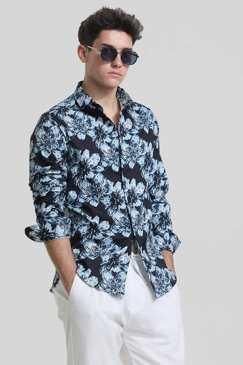 سنيتش قميص أسود بنقوش زهور بقصة ضيقة