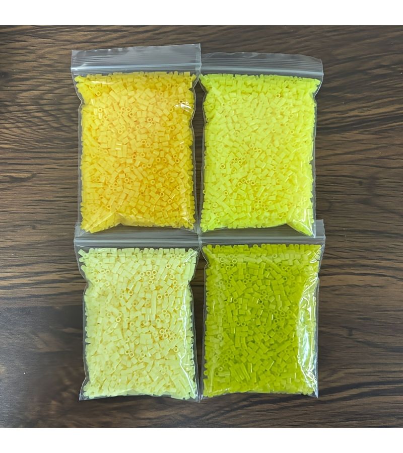 4 أكياس تحتوي على 8000 قطعة، خرز منصهر صغير بفتحة كبيرة مقاس 26 مم، اللون 02، مناسب لصنع المجوهرات DIY، فن البكسل، ألعاب الألغاز، الحرف اليدوية، خرز بلاستيكي بفتحات منصهرة مسبقًا للأساور والقلائد وأعمال الفسيفساء الحرفية - Image 2
