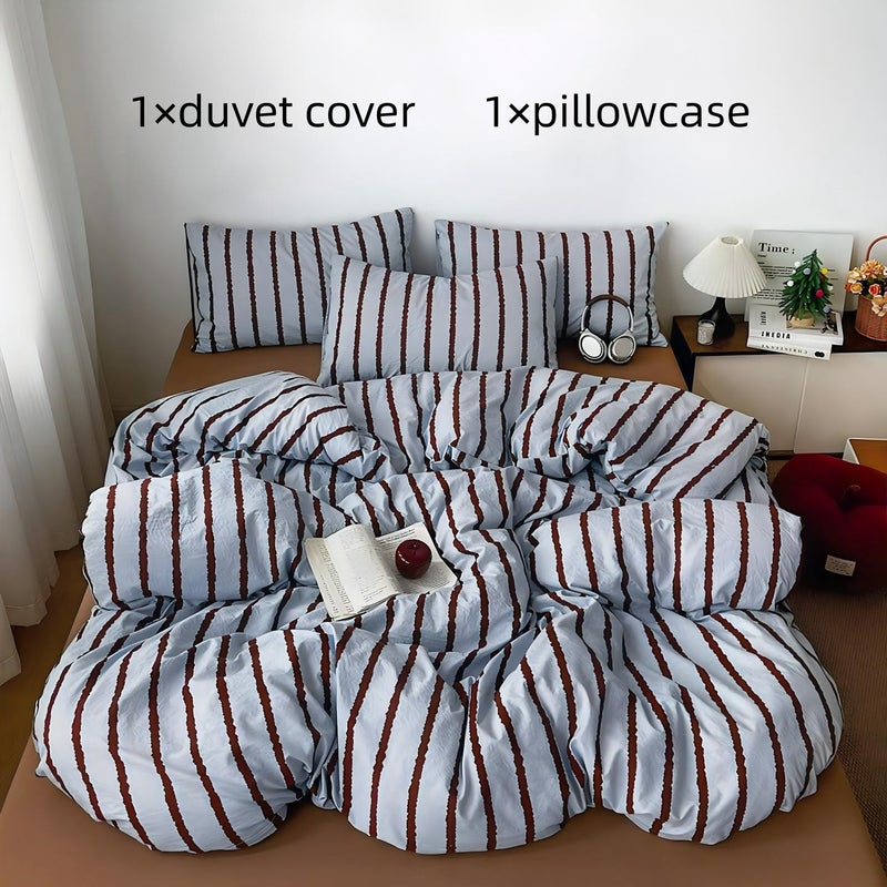 A 2/3pcs Minimalist Color-block Striped Print Bedding, Including 1 Duvet Cover and 1/2 Pillowcases. The Pattern Features Contrasting Stripes as the Theme, with a Soft Texture and Machine-washable Design. Suitable for All Seasons, Ideal for Bedrooms - Image 1