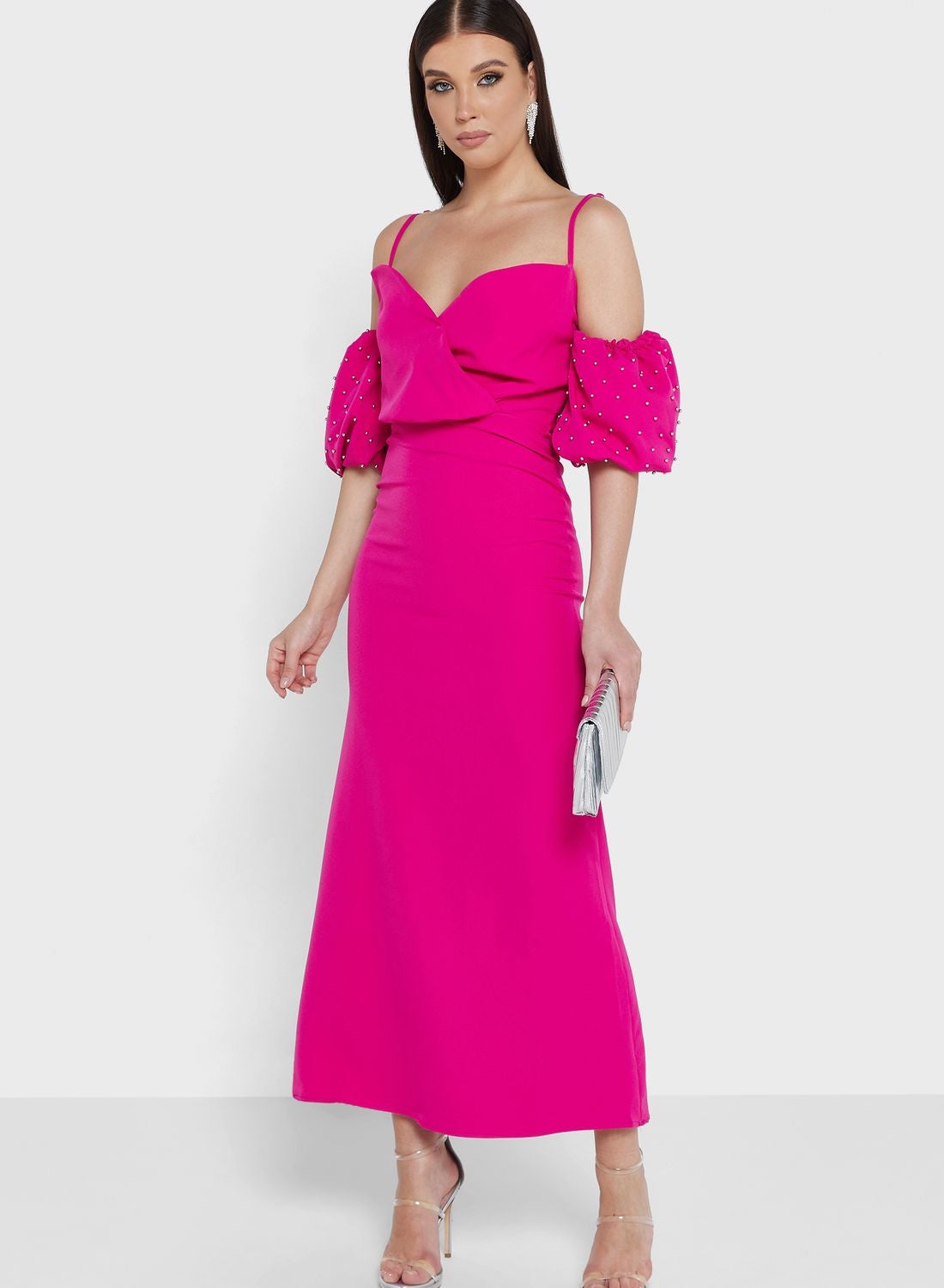 Dress wrapped with puffed sleeves