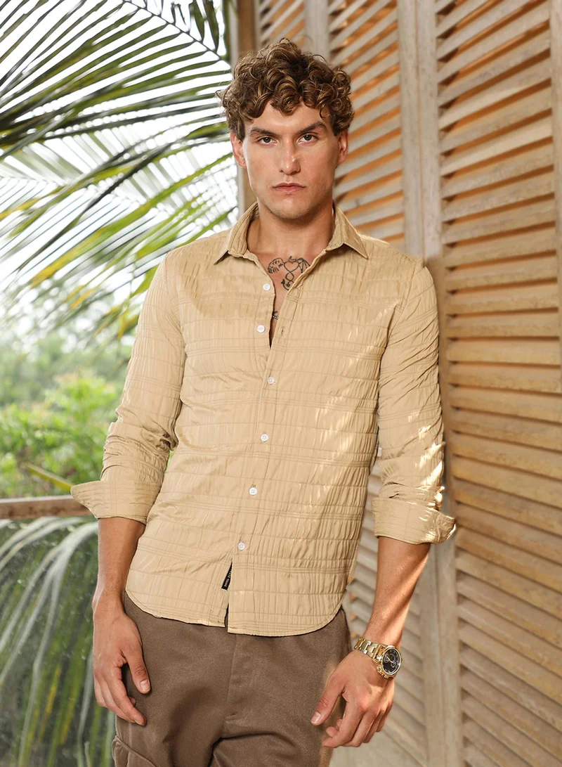 Campus Sutra Campus Sutra Men's Sand Beige Grid-Tactile Shirt For Casual Wear | Spread Collar | Long Cuffed Sleeves | Button Closure | Shirt Crafted With Comfort Fit For Everyday Wear