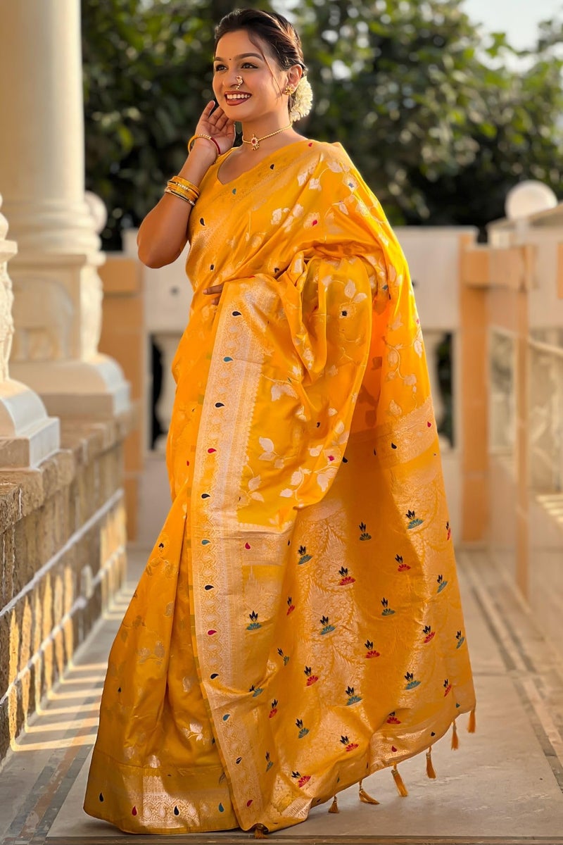 SGF11 Women's Kanjivaram Pure Soft Silk Handloom Saree Pure Golden Zari With Blouse Piece (Yellow) - Image 3