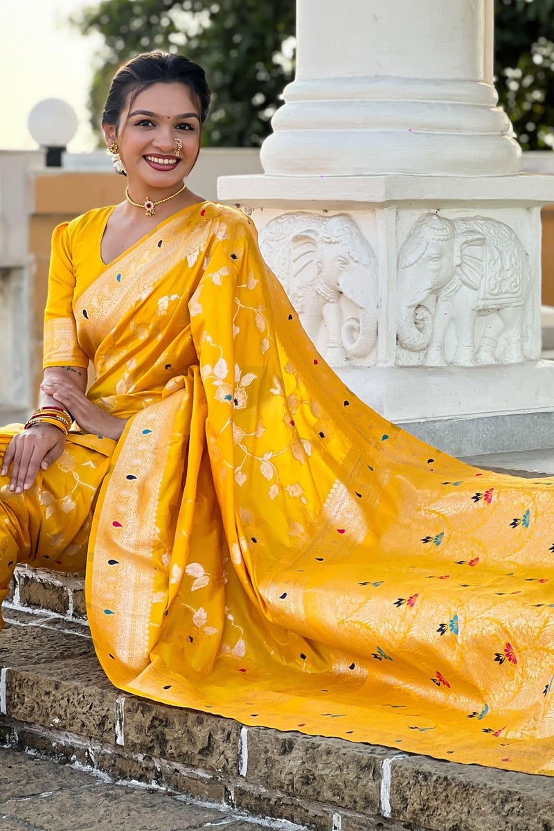 SGF11 Women's Kanjivaram Pure Soft Silk Handloom Saree Pure Golden Zari With Blouse Piece (Yellow) - Image 5