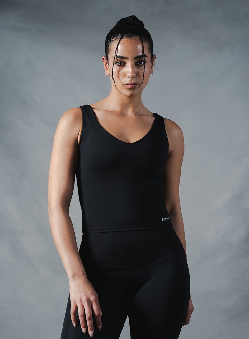 Beyond Sportswear Women's Black Sleeveless Top - Image 1