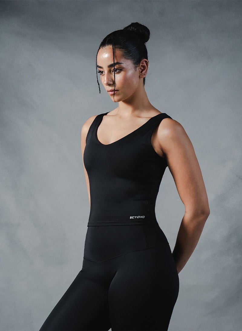 Beyond Sportswear Women's Black Sleeveless Top - Image 2