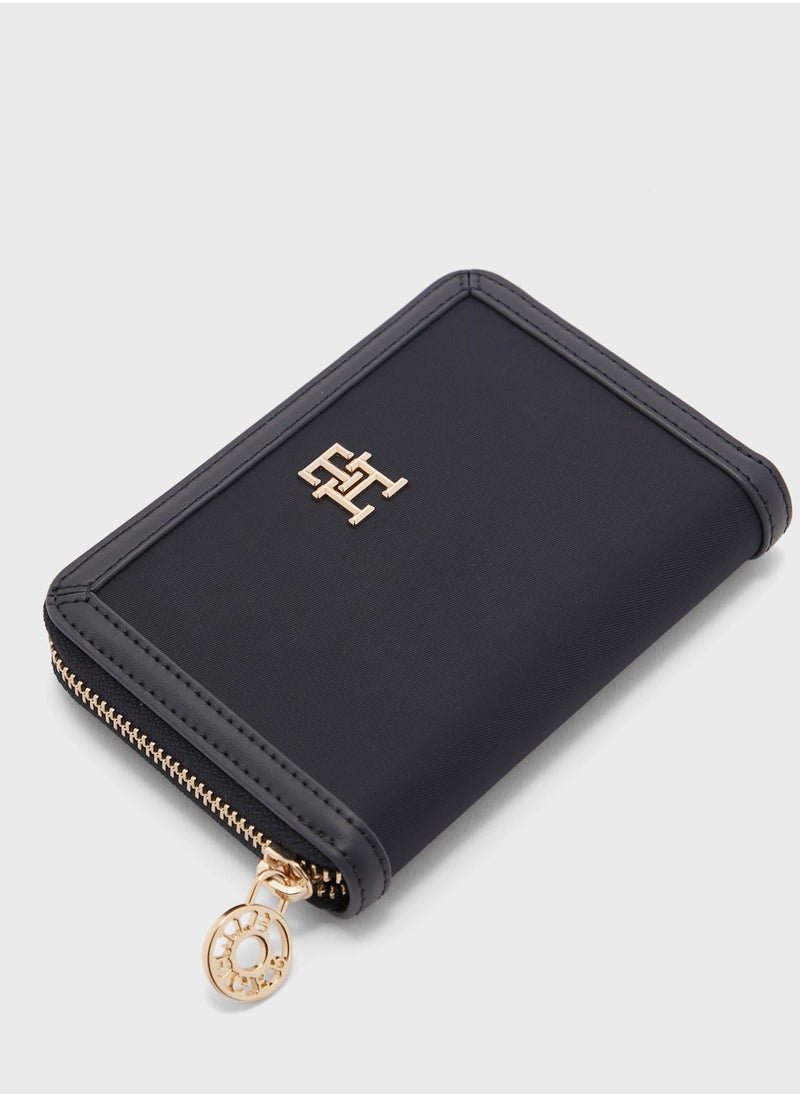 TOMMY HILFIGER - Essential Medium Puse - Image 1