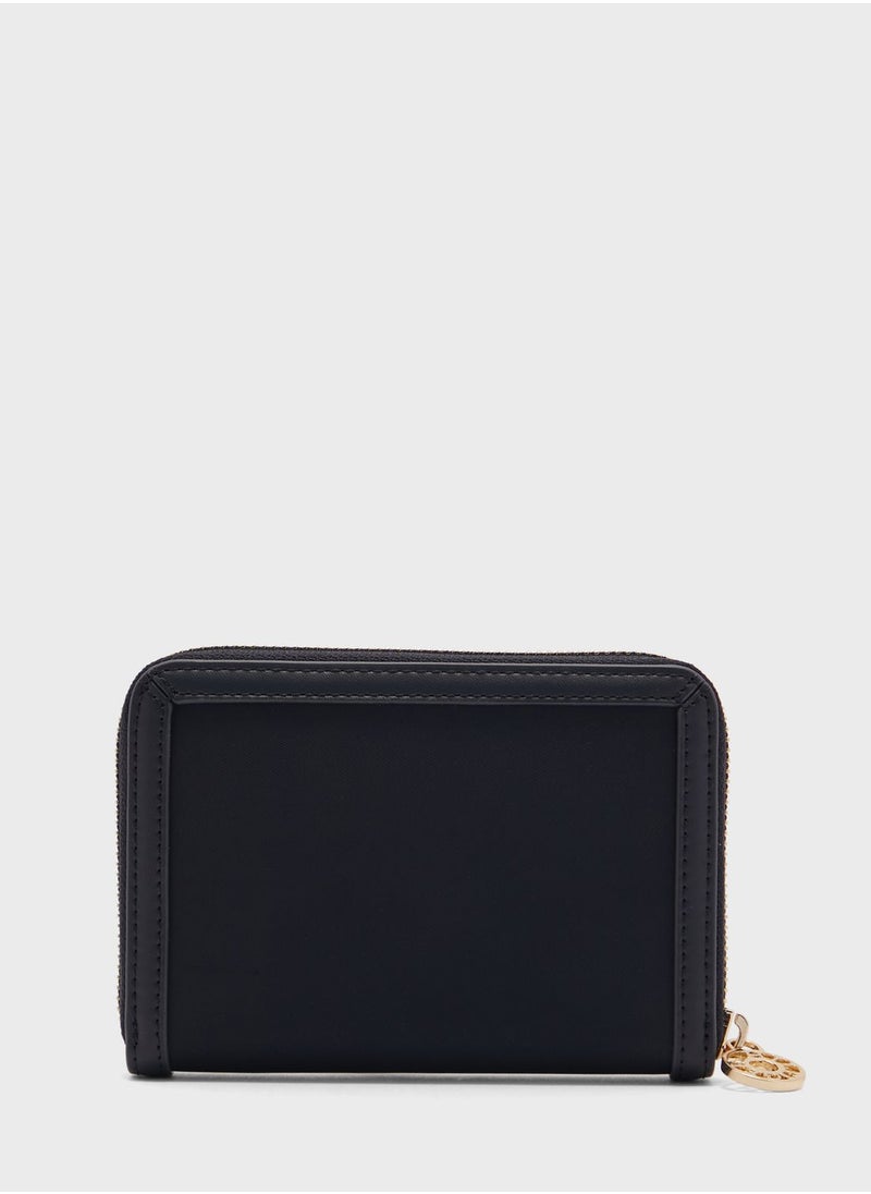 TOMMY HILFIGER - Essential Medium Puse - Image 1