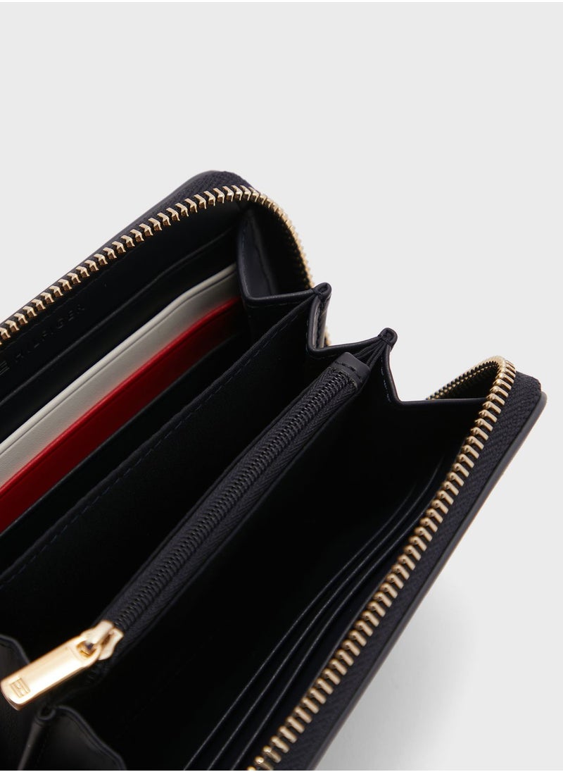 TOMMY HILFIGER - Essential Medium Puse - Image 1
