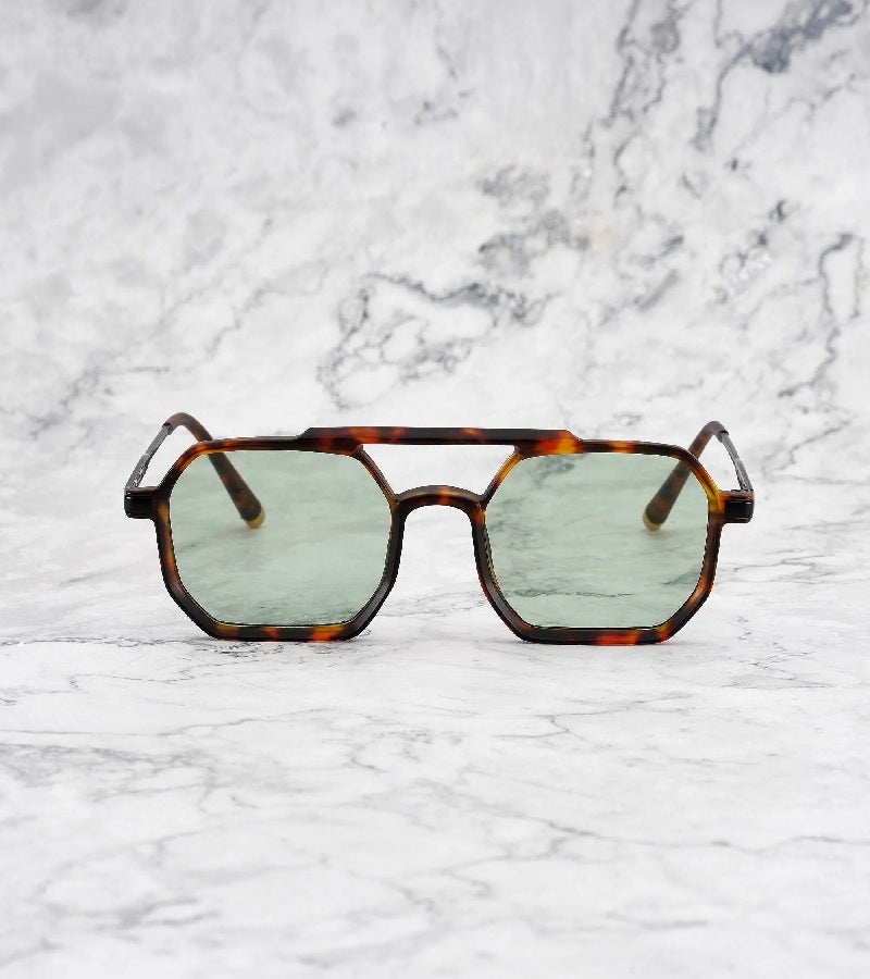  اكسبليست باوتس نظارات شمسية أنيقة للجنسين ريتشارد بلون أخضر فاتح بإطار سلحفاة مطفي - Image 2