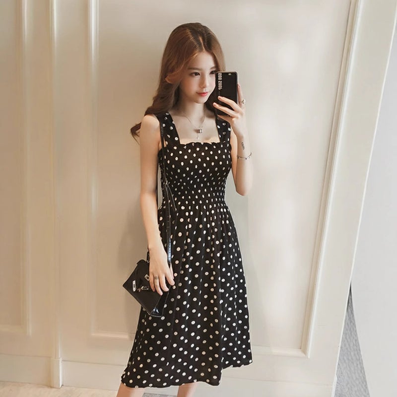 فستان داخلي أحمر بكتف مكشوف بطول متوسط مزخرف بنقاط صيفي خفيف بحمالات رفيعة - Image 5