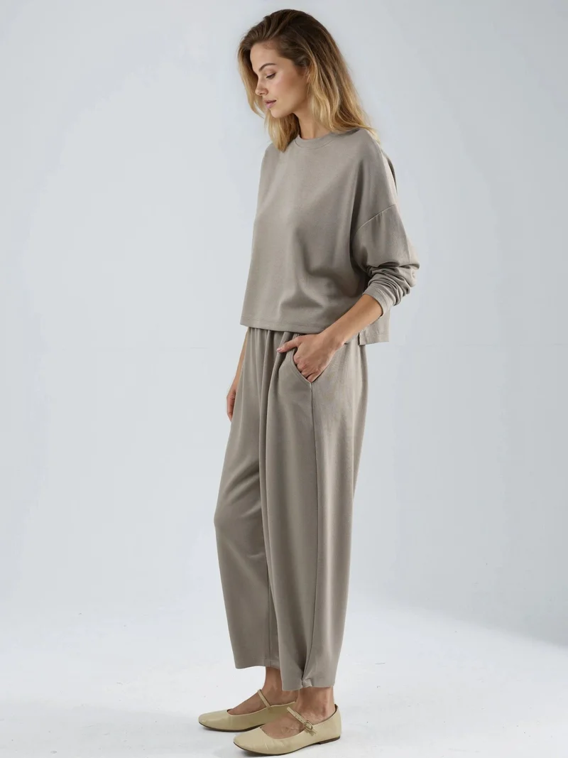 زوبعة طقم بلوزة وبنطلون سالوار من مودال تاتش مجموعة بيرسان