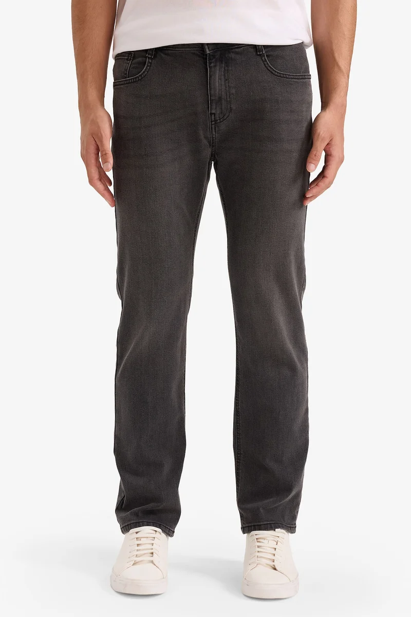 Defacto  Sergio Regular Fit Regular Hem Jeans for Men | Best Price UAE