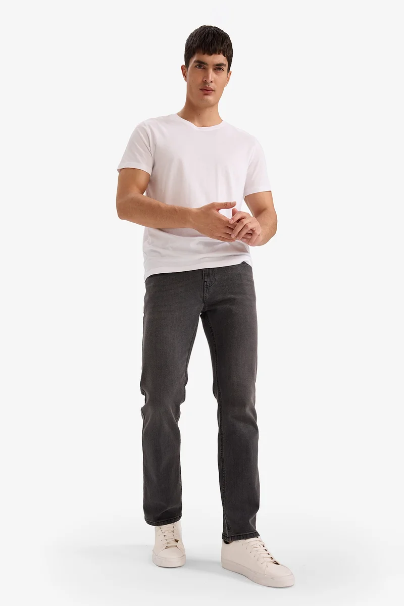 Defacto  Sergio Regular Fit Regular Hem Jeans for Men | Best Price UAE