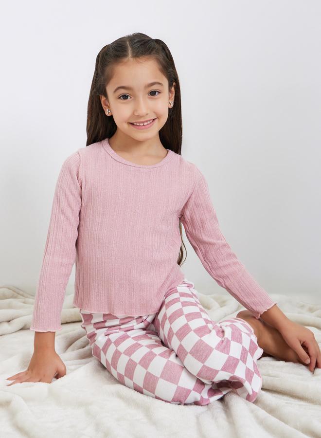 تايك تو طقم بناتي من تي شيرت بنقوش مربعة وبنطلون واسع كاروهات - Image 1