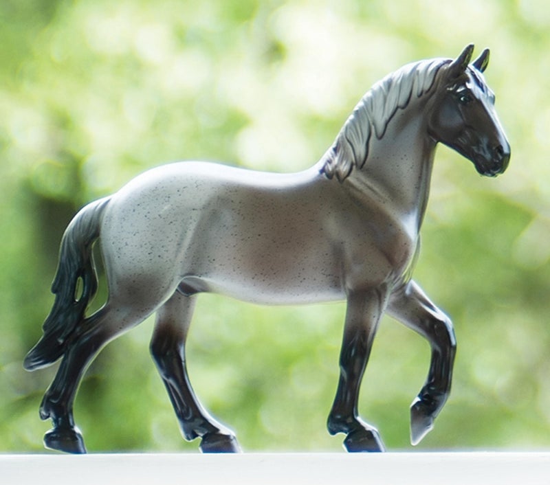 Breyer Horses Freedom Series Blue Roan Brabant | Horse Toy | 9.75" x 7" | 1:12 Scale | Model #1052 - Image 4