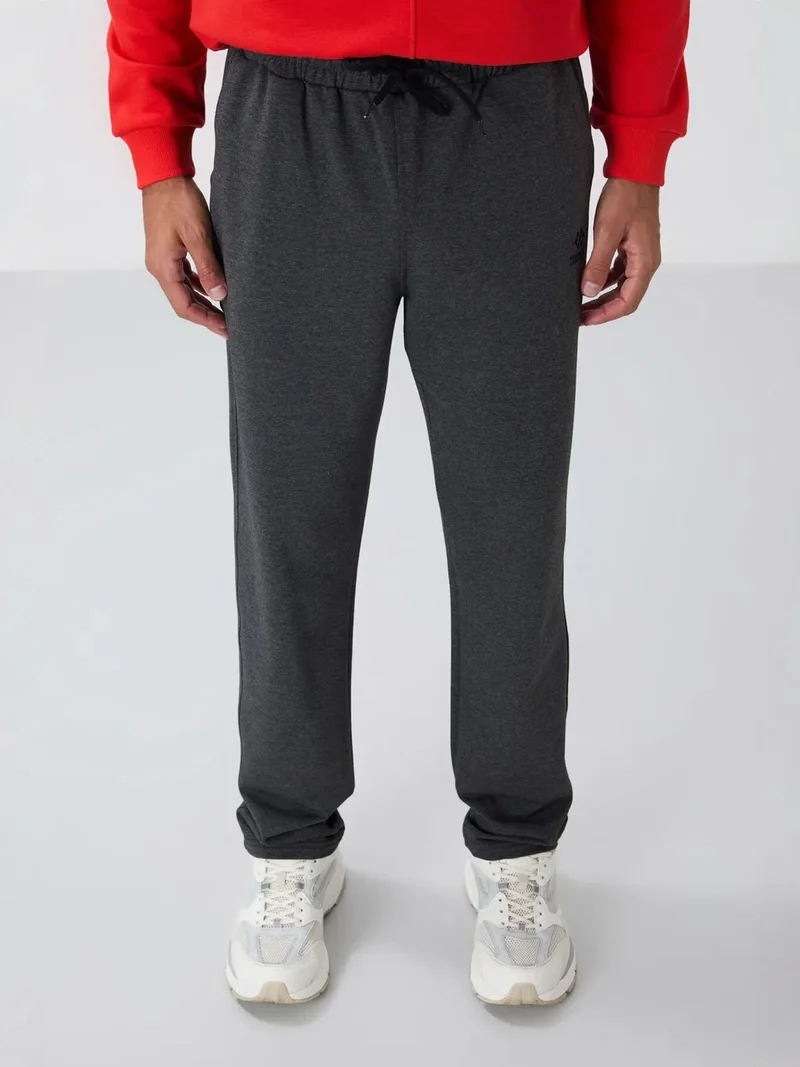 تومي لايف TOMMY Men's Regular-Fit Cotton Blend Sweatpants