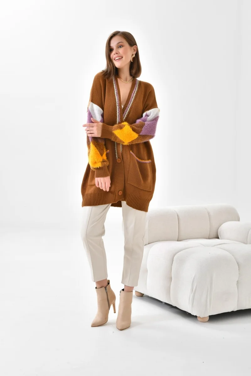 Garmi Women's Baklava Detailed Cardigan Tan