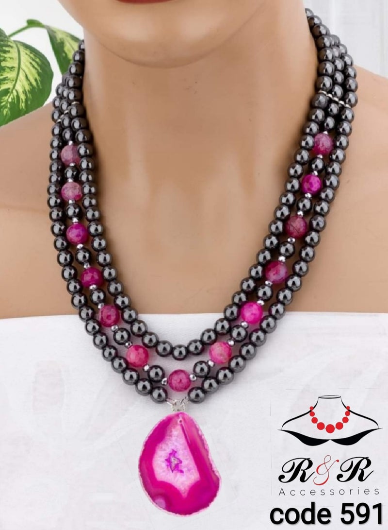 R&R Women's multi-stage necklace made of natural agate and hematite