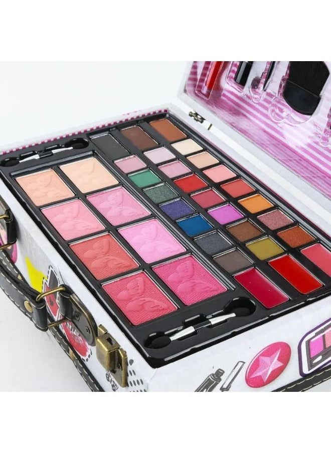MISS YOUNG - Maleta Vintage Collection Perfect Makeup Kit - Image 1