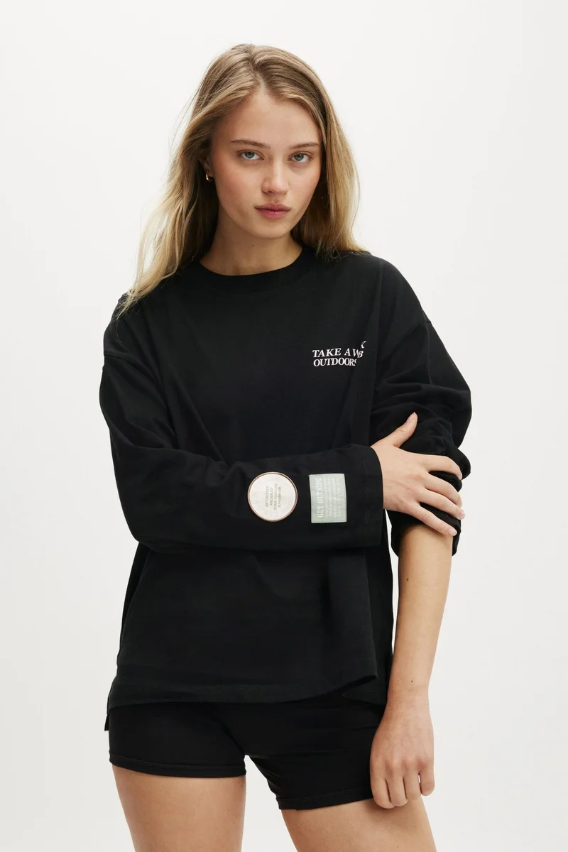 بودي تيشيرت بأكمام طويلة وطبعة رسومية