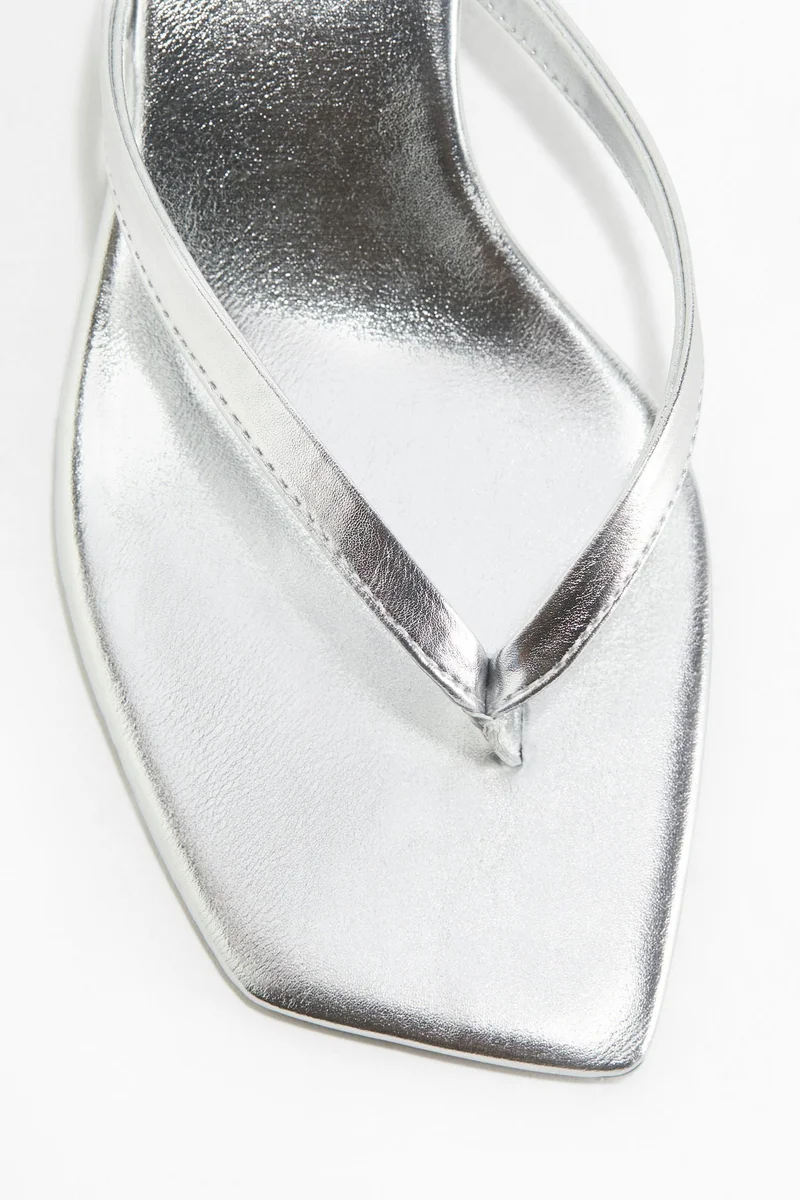 اتش اند ام صندل بكعب القطة