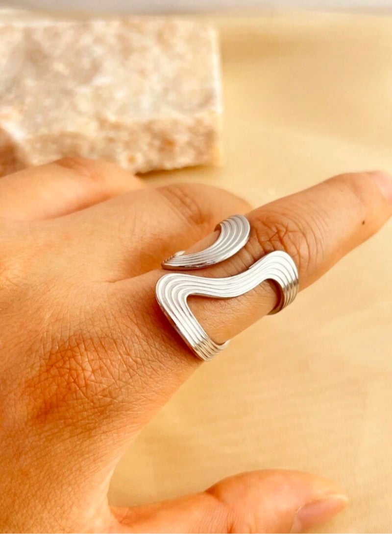 FIFTY 50 2pcs Of Elegant & High Quality Stainless Steel Silver & Gold Plated Rings For Women One Size - Image 3