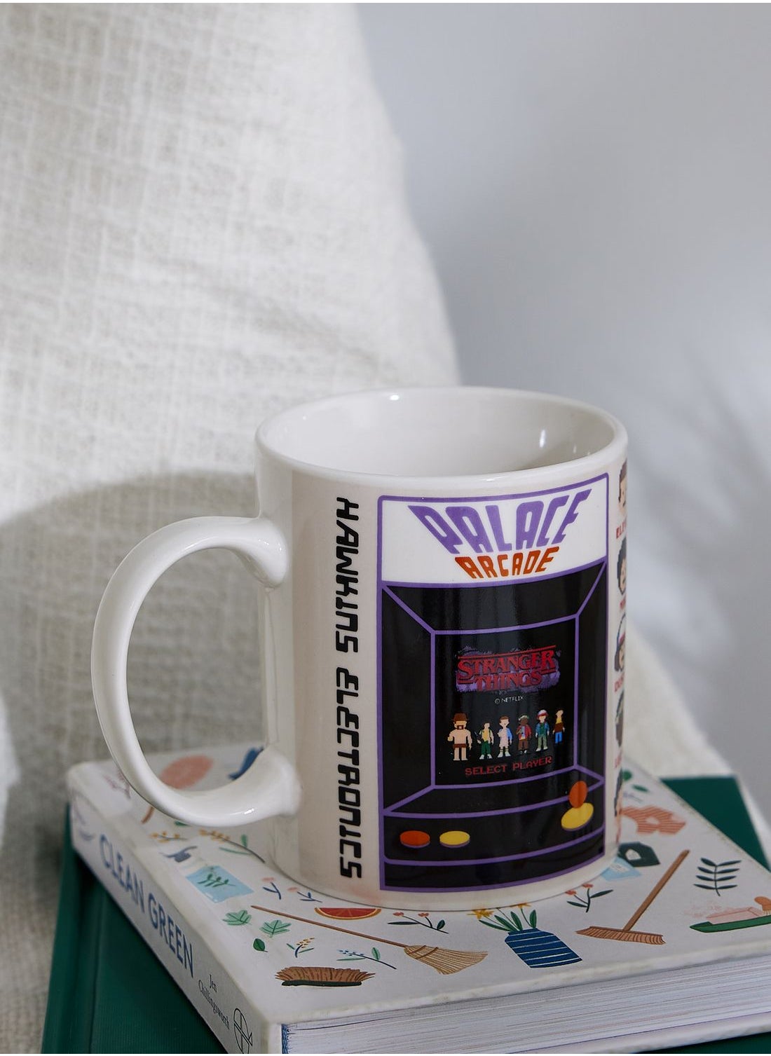 Stranger Things - Mug and Socks