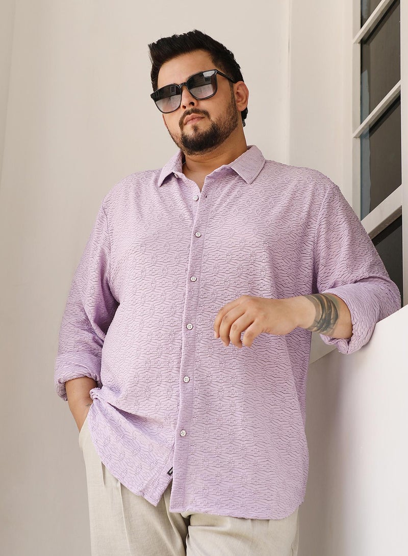 انستافاب بلس قميص رجالي مقاس بلس بلون اللافندر بتصميم مريح للاستخدام اليومي - Image 1